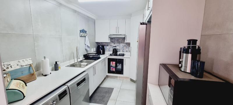 2 Bedroom Property for Sale in Island View Western Cape